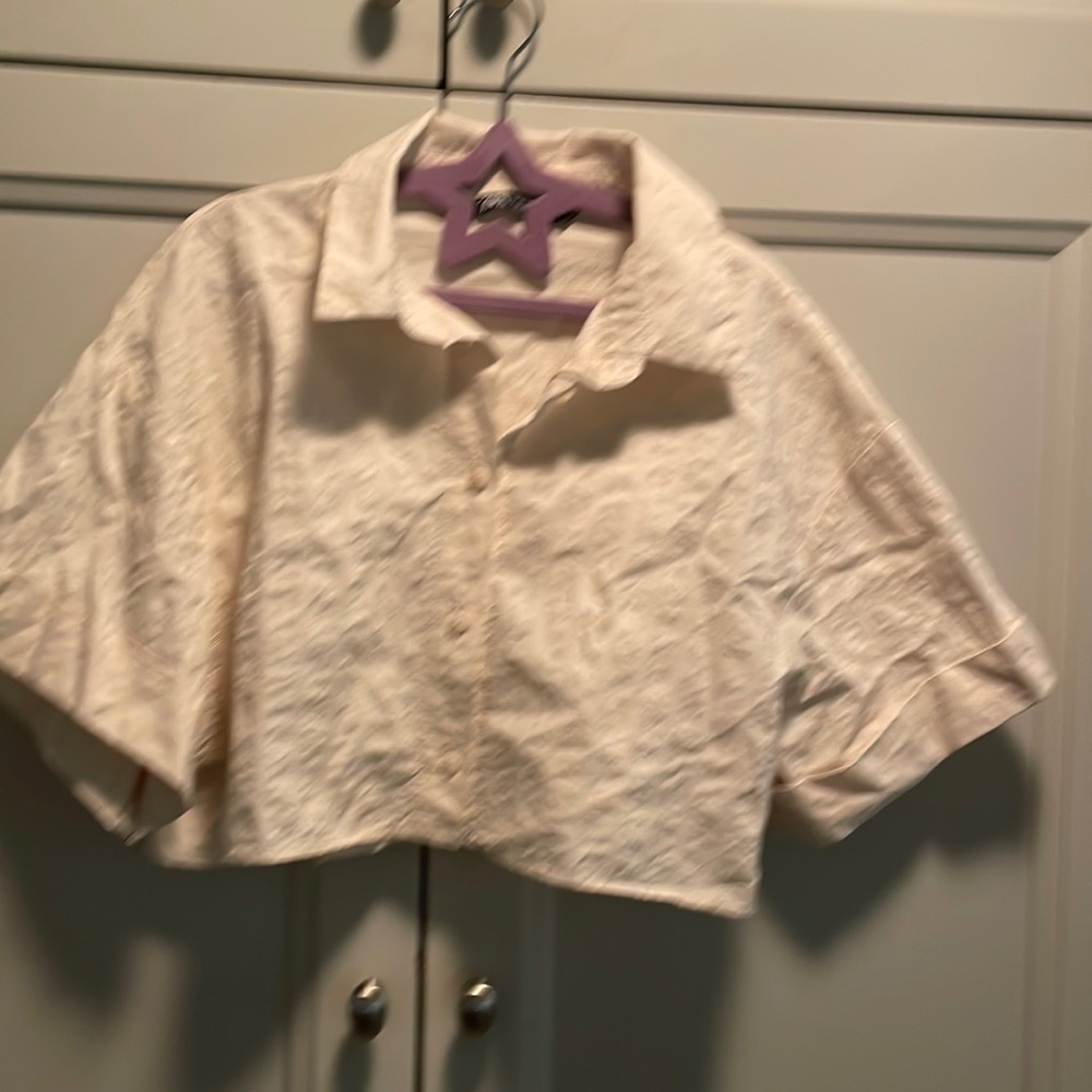 Zara woman’s cropped blouse